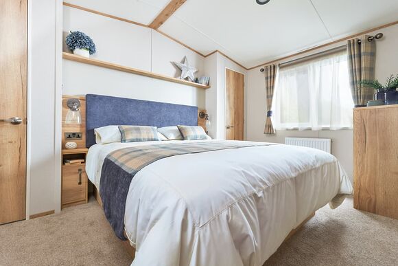 Premium Bluebell Caravan with Decking (Sleeps 6) - Wooler Riverside Holiday Park, Wooler