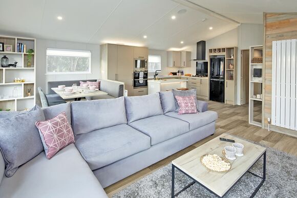 Superior Oak Lodge (Sleeps 4, Dog Friendly) - Wooler Riverside Holiday Park, Wooler