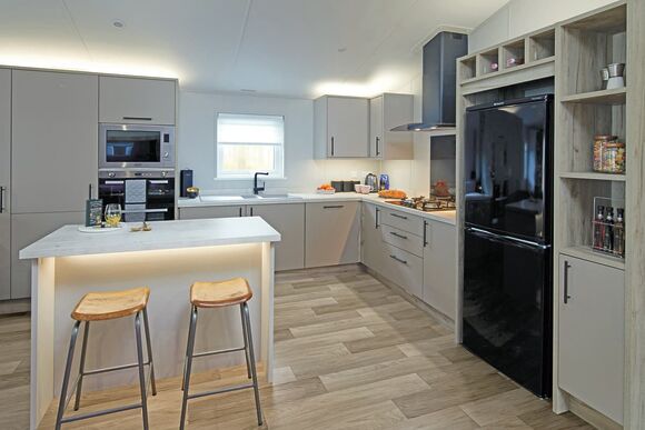 Superior Oak Lodge (Sleeps 4, Dog Friendly) - Wooler Riverside Holiday Park, Wooler