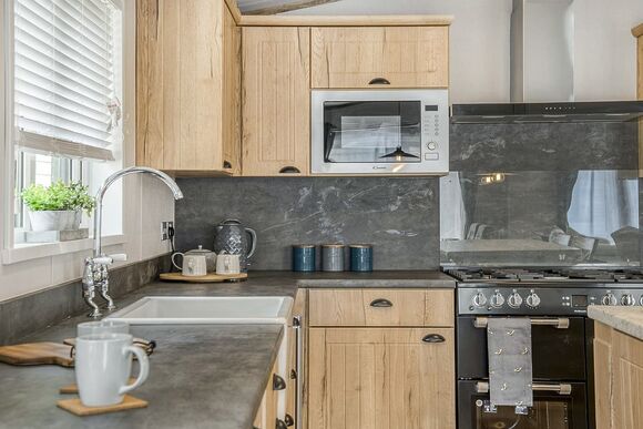 Limetree Lodge (Sleeps 6, Pet Friendly) - Wooler Riverside Holiday Park, Wooler