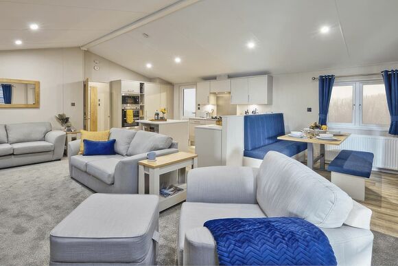 Superior Oak Lodge with Hot Tub (Sleeps 6) - Wooler Riverside Holiday Park, Wooler