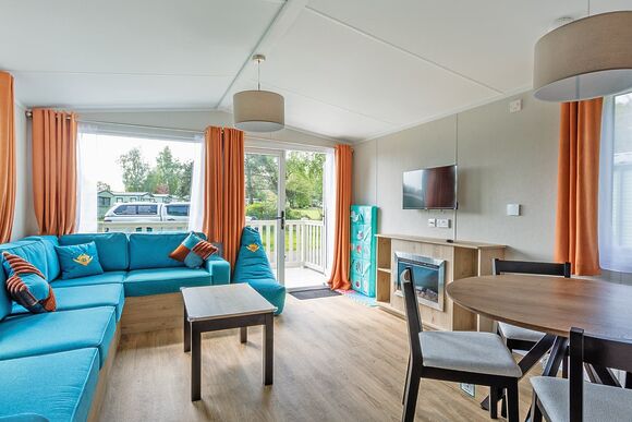 Neurodiverse Friendly Daisy Caravan Decking Slps 5 - Wooler Riverside Holiday Park, Wooler