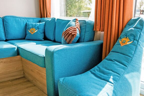 Neurodiverse Friendly Daisy Caravan Decking Slps 5 - Wooler Riverside Holiday Park, Wooler