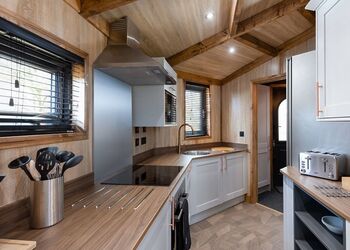 Tissington Treehouses - Rivendale Lodge Retreat, Ashbourne