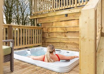 Hartington Treehouses - Rivendale Lodge Retreat, Ashbourne