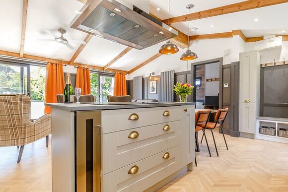 Elkstone Lodge - Rivendale Lodge Retreat, Ashbourne