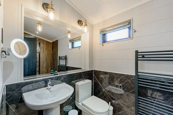 Elkstone Lodge - Rivendale Lodge Retreat, Ashbourne