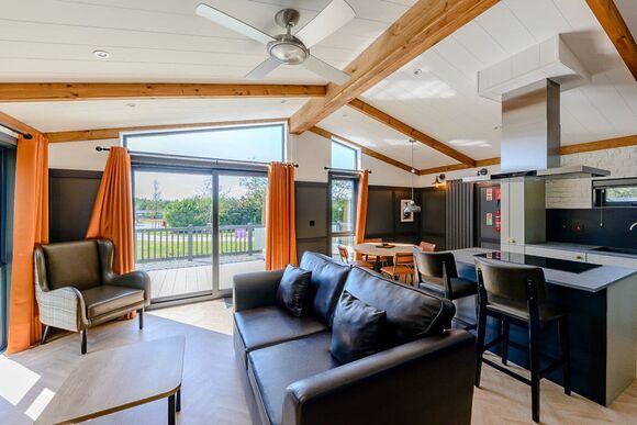 Castleton Lodge - Rivendale Lodge Retreat, Ashbourne