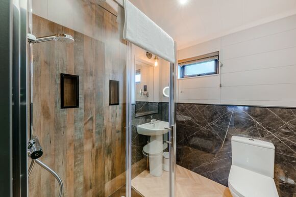 Castleton Lodge - Rivendale Lodge Retreat, Ashbourne