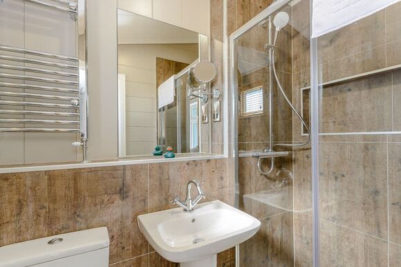 Bakewell Lodge - Rivendale Lodge Retreat, Ashbourne