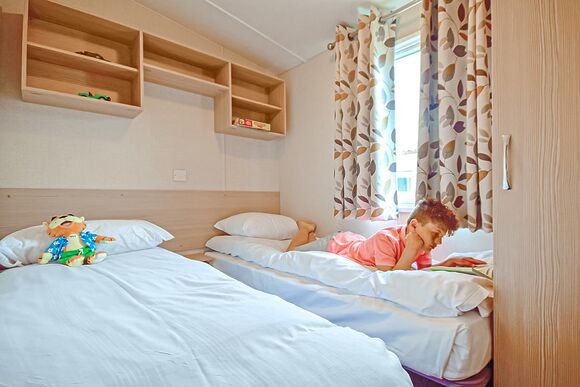 Lowford Caravan - Mercury Yacht Harbour and Holiday Park, Hamble