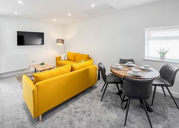 Heron2 Bed House Pet - Rookery Manor Cottages, Edingworth, Weston-super-Mare