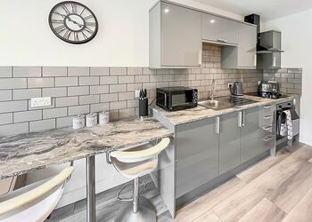 Robin1 Bed House Pet - Rookery Manor Cottages, Edingworth, Weston-super-Mare