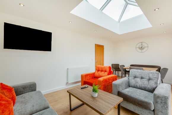 Meadow House - Rookery Manor Cottages, Edingworth, Weston-super-Mare