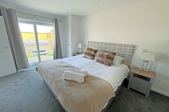 Skylark House - Rookery Manor Cottages, Edingworth, Weston-super-Mare