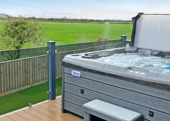 Hawthorn Luxury Lodge 