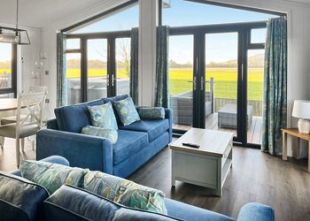 Cedar Lodge - Rookery Manor Lodges, Edingworth