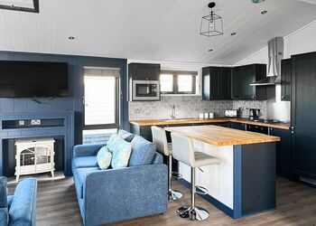 Cedar Lodge - Rookery Manor Lodges, Edingworth