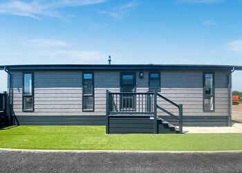 Pine Lodge - Rookery Manor Lodges, Edingworth