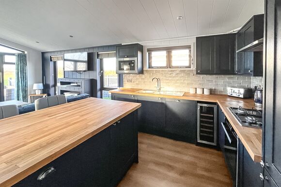 Cedar Lodge - Rookery Manor Lodges, Edingworth