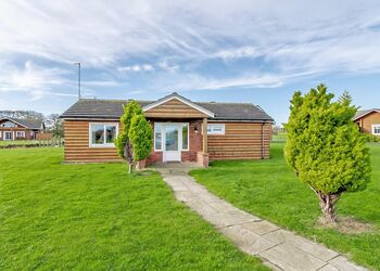 Swallow Lodge - Hornsea Lakeside Lodges, Hornsea