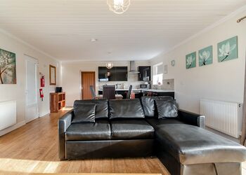 Kingfisher Lodge - Hornsea Lakeside Lodges, Hornsea