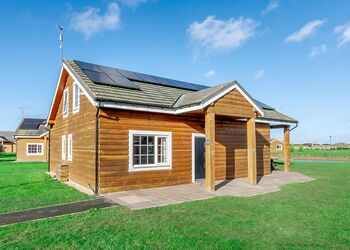 Skylark Lodge - Hornsea Lakeside Lodges, Hornsea