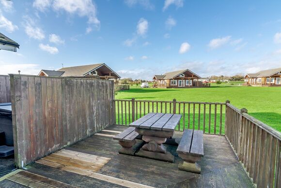 Dovetail Lodge - Hornsea Lakeside Lodges, Hornsea