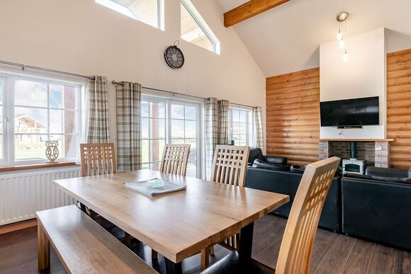 Skylark Lodge - Hornsea Lakeside Lodges, Hornsea