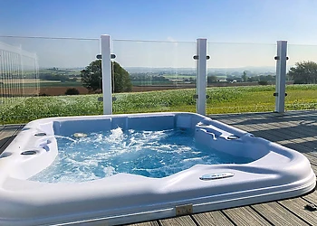 6 Berth Luxury Caravan 3 Bed with Hot Tub PF A 