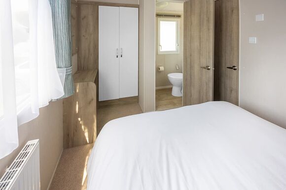 4 Berth Superior Caravan A - The Lakes Rookley, Rookley Village