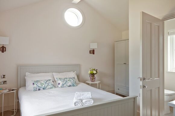 Exclusive The Lakehouse 4 Berth (Pet) - The Lakes Rookley, Rookley Village