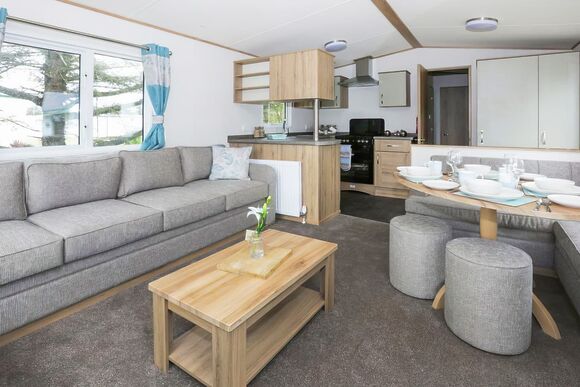 6 Berth Luxury Caravan 3 Bed with Hot Tub A - The Lakes Rookley, Rookley Village
