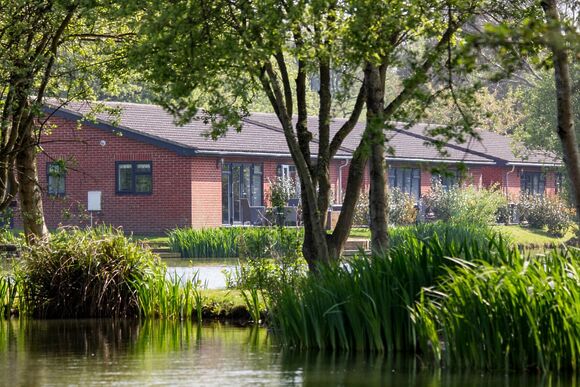 Indulgent Island Cottage 4 Berth (Pet) - The Lakes Rookley, Rookley Village