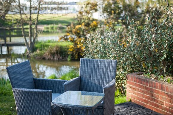 Indulgent Island Cottage 4 Berth (Pet) - The Lakes Rookley, Rookley Village