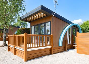 Glamping Hive Hot Tub Pet - Wild Rose Holiday Park, Ormside, Appleby-in-Westmorland