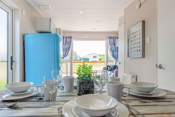 Glamping Hive Pet - Wild Rose Holiday Park, Ormside, Appleby-in-Westmorland