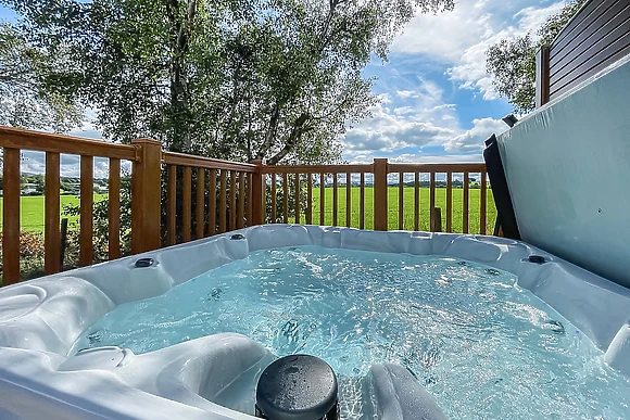 Hot-Tub Lodge PF - Wild Rose Park, Ormside, Appleby-in-Westmorland