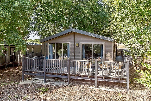 Pavilion Lodge - Rosewood Stud Park, Chippenham, Nr Newmarket