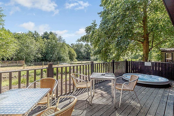 Pavilion Lodge - Rosewood Stud Park, Chippenham, Nr Newmarket