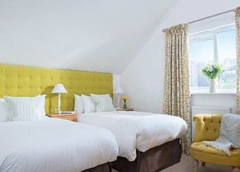 4 berth superior wooden lodge with hot tub A Pet - Retallack Resort, St Columb Major