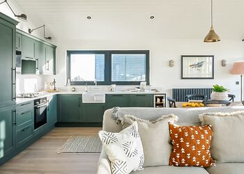 8 berth barn roof terrace hot tub - Retallack Resort, St Columb Major