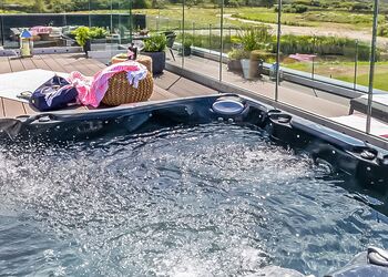 8 berth barn roof terrace hot tub Pet - Retallack Resort, St Columb Major
