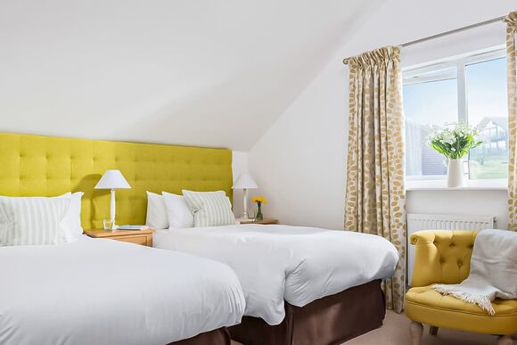 4 berth luxury wooden lodge A Pet - Retallack Resort, St Columb Major