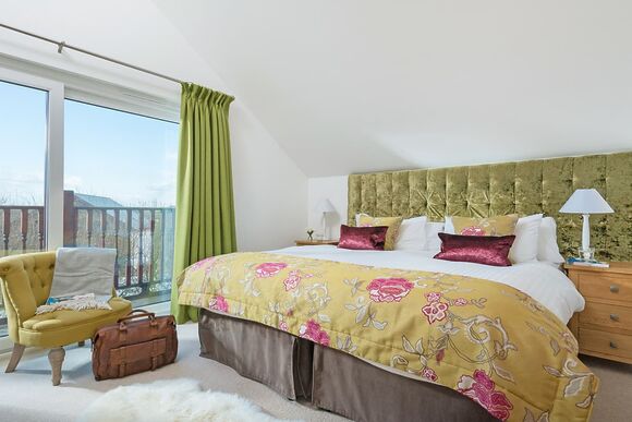 4 berth superior wooden lodge A Pet - Retallack Resort, St Columb Major