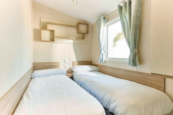 4 Bed Silver Plus Caravan with Decking Pet - Ruda, Croyde Bay