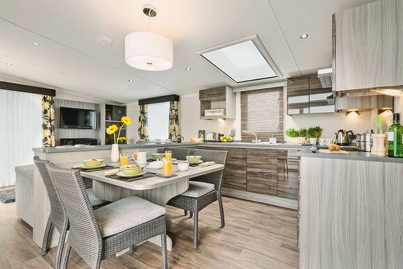 2 Bed Bronze Plus Caravan with Decking Pet - Ruda, Croyde Bay