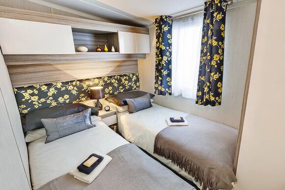 2 Bed Bronze Plus Caravan with Decking Pet - Ruda, Croyde Bay