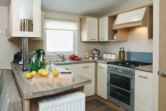 3 Bed Bronze Plus Caravan with Decking Pet - Ruda, Croyde Bay