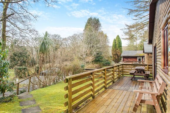 Larches Lodge - Ruthern Valley Holidays, Ruthernbridge, Nr Bodmin